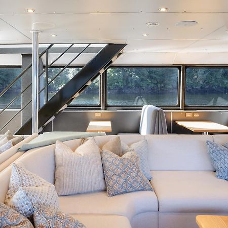 Milford Sound Overnight Cruise - Fiordland Discovery Ngoại thất bức ảnh