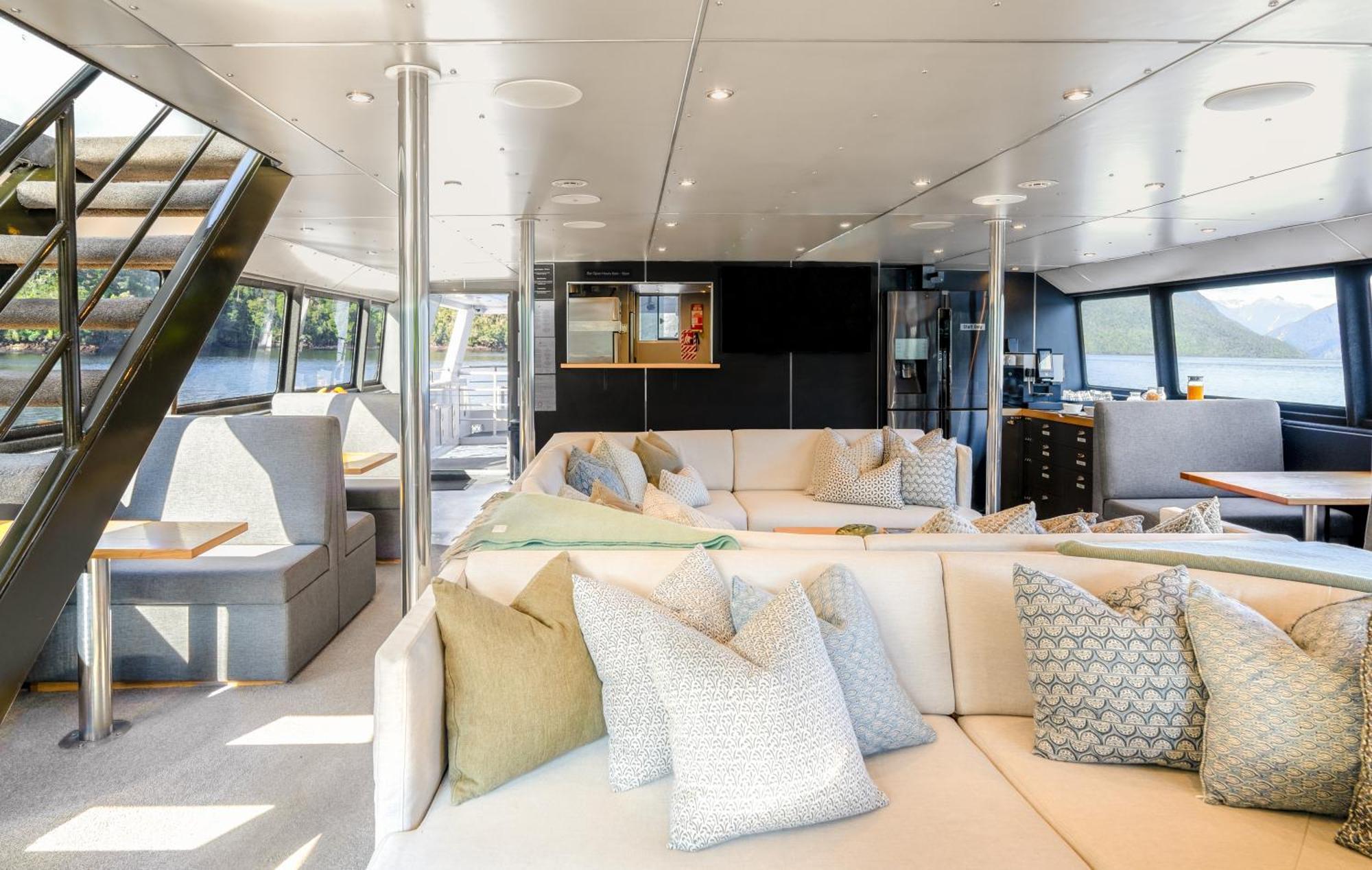 Milford Sound Overnight Cruise - Fiordland Discovery Ngoại thất bức ảnh