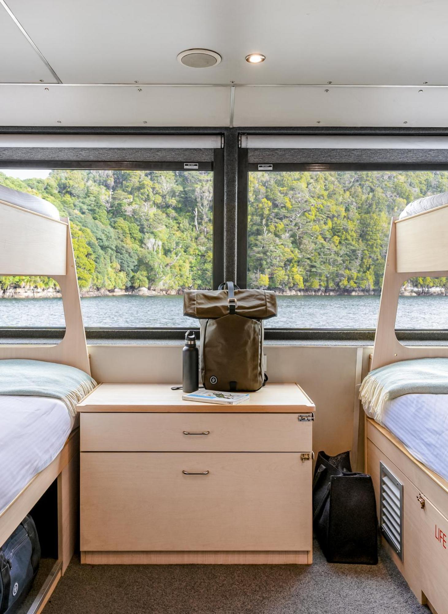 Milford Sound Overnight Cruise - Fiordland Discovery Ngoại thất bức ảnh
