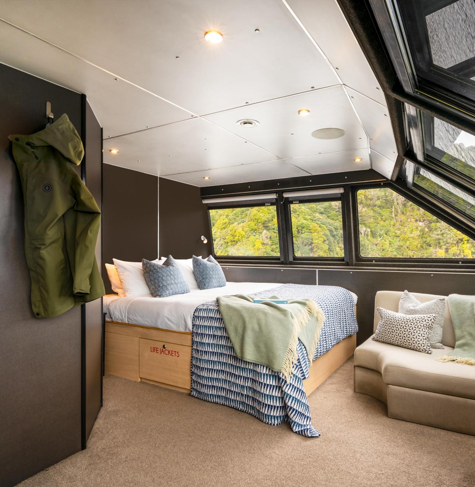 Milford Sound Overnight Cruise - Fiordland Discovery Ngoại thất bức ảnh